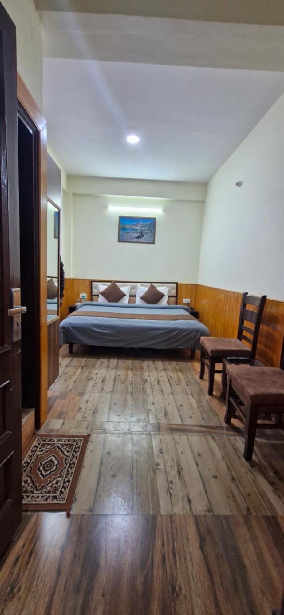 Hotel White Villa Shimla Eksteriør bilde